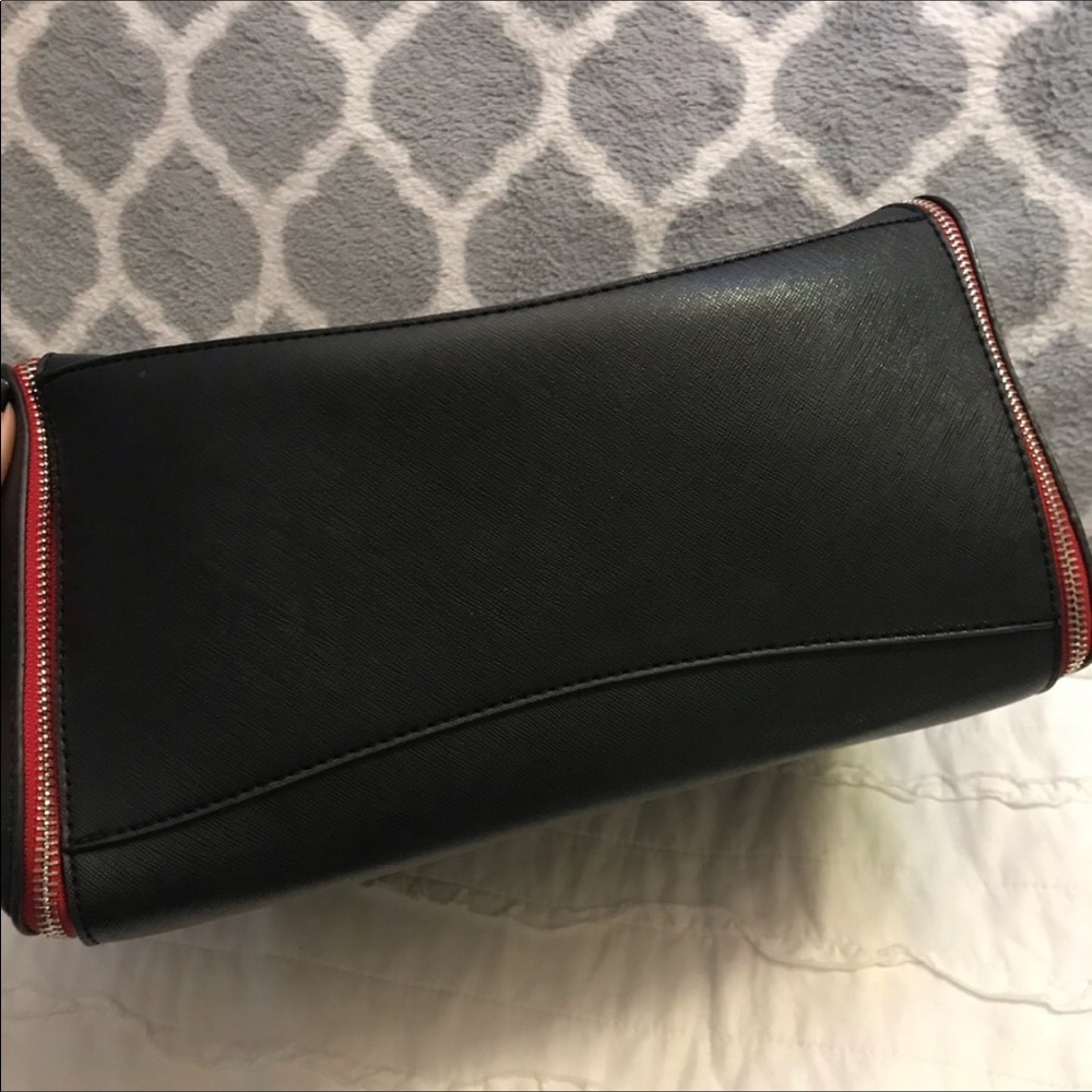 Guess Handbag - Picture 3 of 6